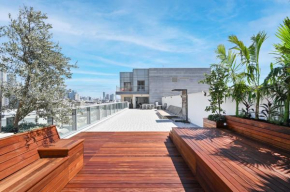 Modern Sky Penthouse 3BR with parking by HolyGuest